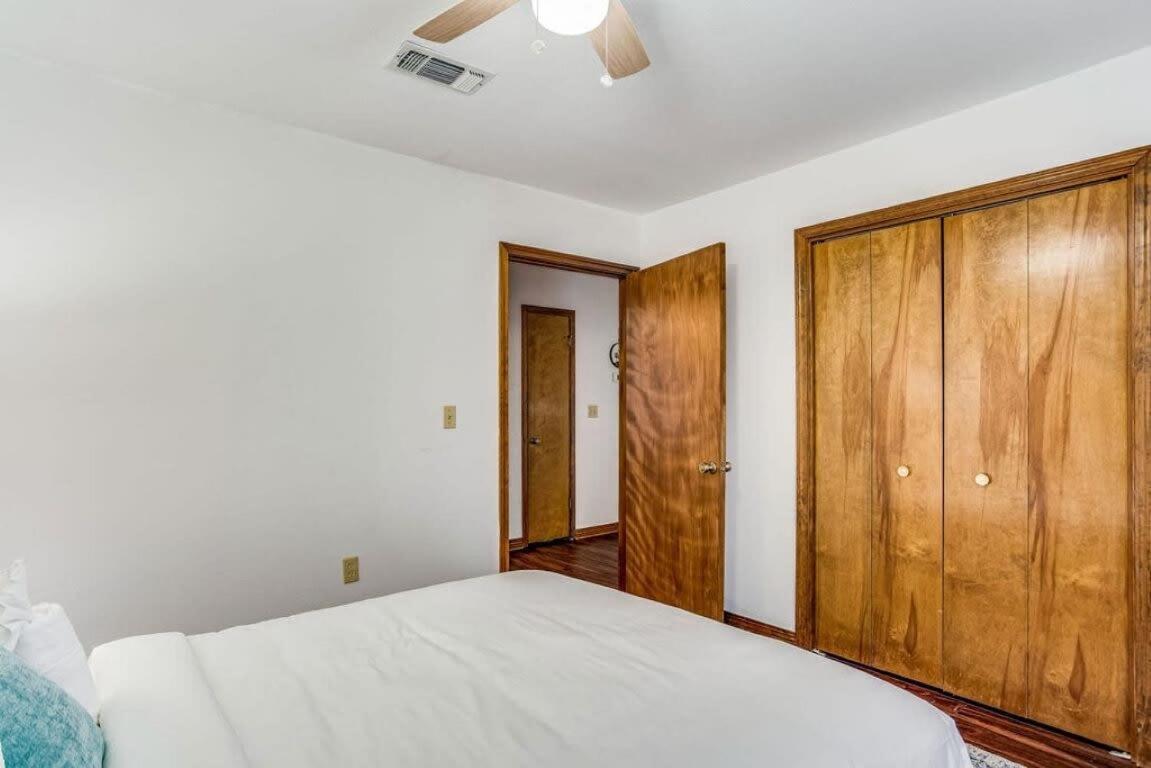 Brilliant In Bellview-Back Unit-- Mins To Nas Pensacola, Beach, Shopping Exterior photo
