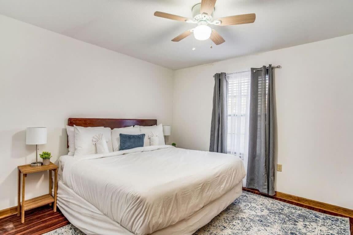 Brilliant In Bellview-Back Unit-- Mins To Nas Pensacola, Beach, Shopping Exterior photo