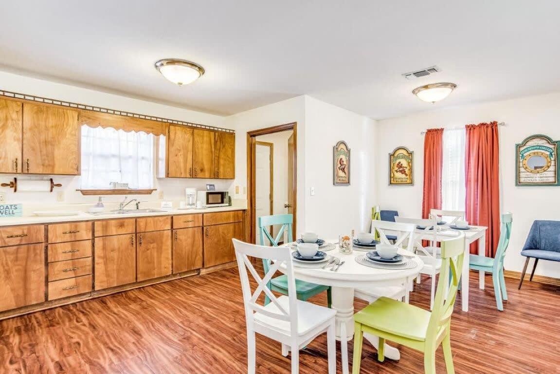 Brilliant In Bellview-Back Unit-- Mins To Nas Pensacola, Beach, Shopping Exterior photo