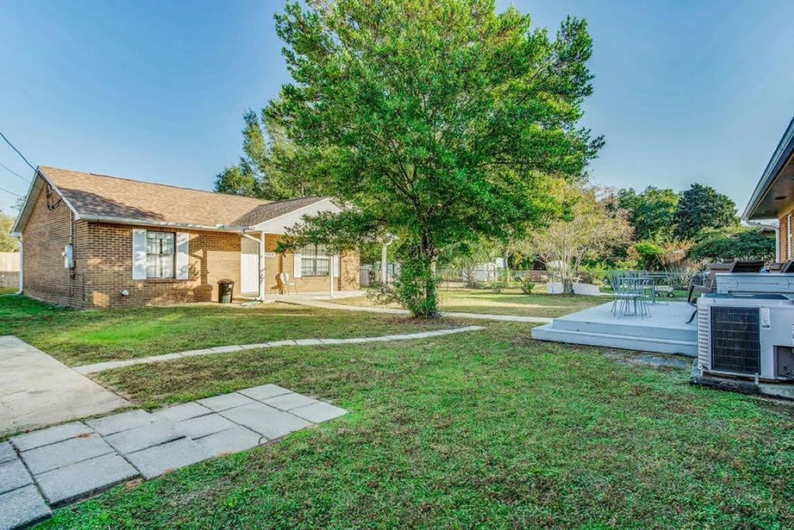 Brilliant In Bellview-Back Unit-- Mins To Nas Pensacola, Beach, Shopping Exterior photo