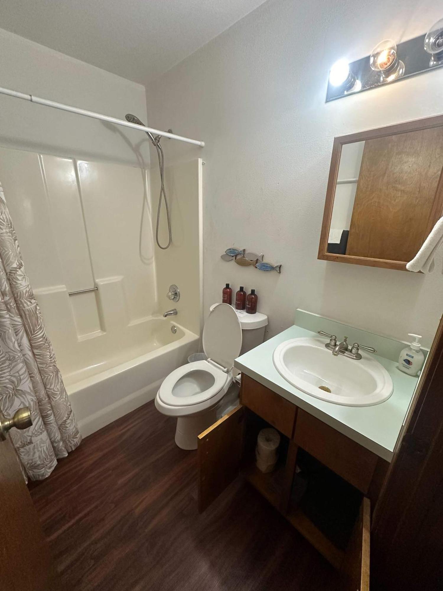 Brilliant In Bellview-Back Unit-- Mins To Nas Pensacola, Beach, Shopping Exterior photo